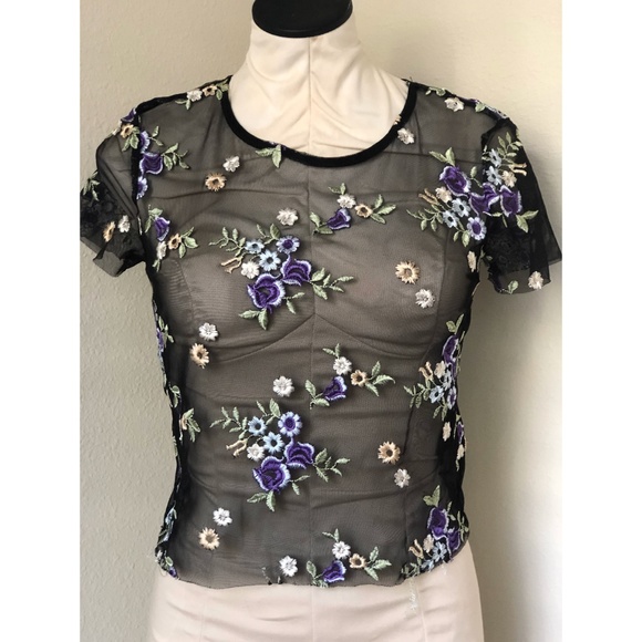 Urban Outfitters Mesh Flower Embroidered Crop Top - Picture 2 of 2